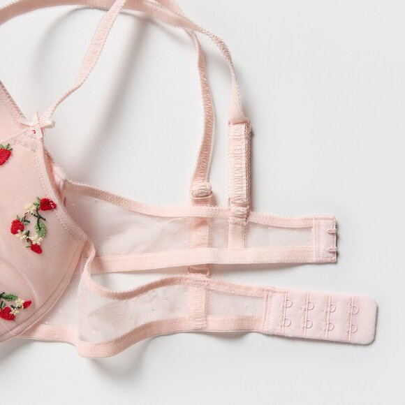 Blush Pink Lingerie Push up brasserie with red strawberry embroidery 32C - Picture 3 of 9